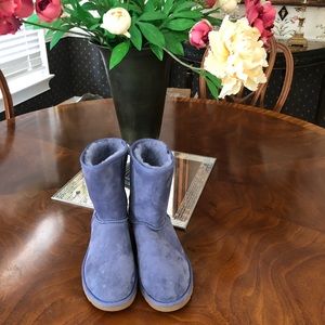 Size 8 periwinkle UGGS, worn about 10 times.